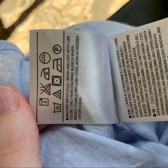 Old Navy Confetti Speckled Button Up Blouse - Picture 5 of 8